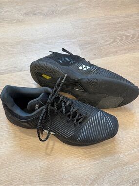 Yonex Sonicage Men’s Black Athletic Court Shoes